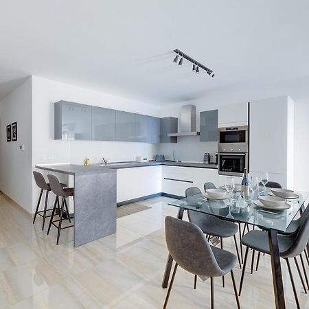 Chic 2Br Apartment, Ideal Location Ta Xbiex Luaran gambar