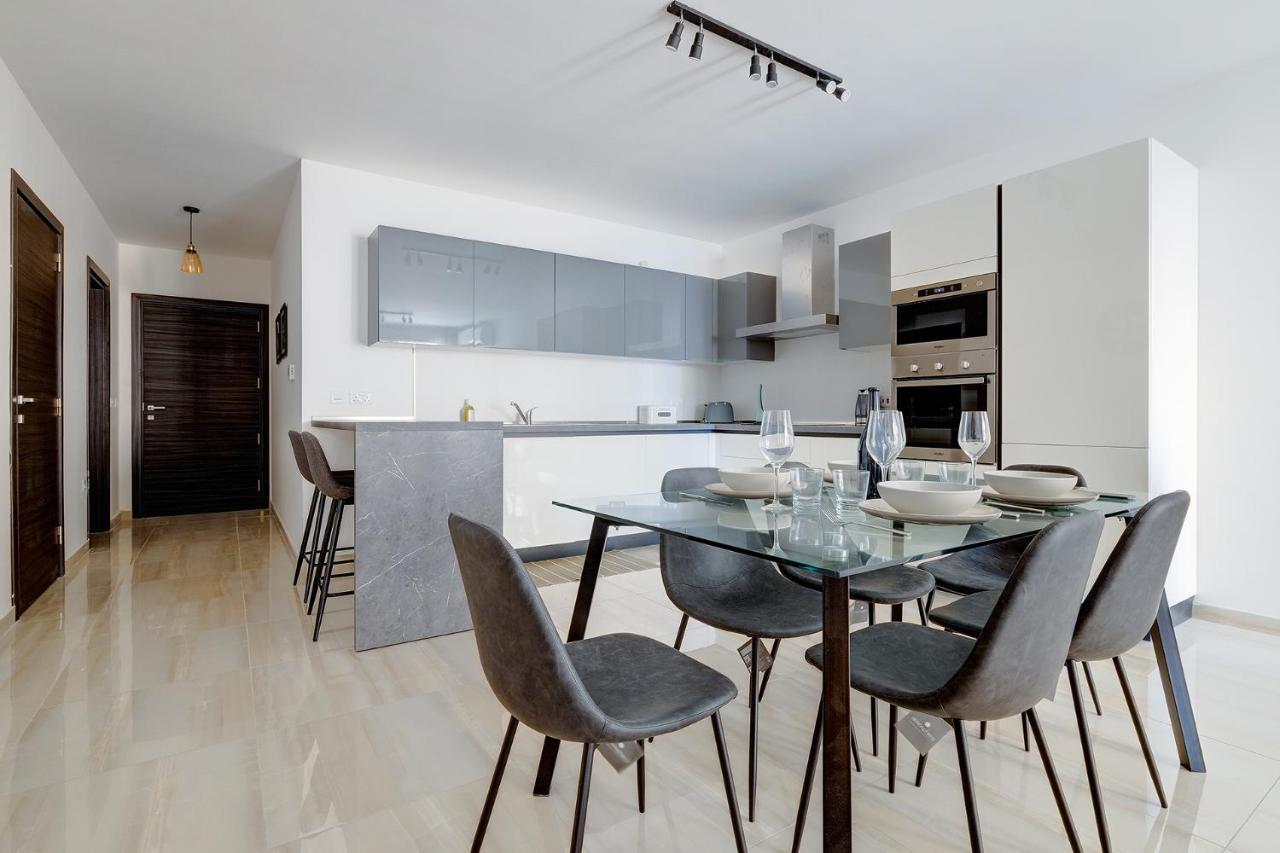Chic 2Br Apartment, Ideal Location Ta Xbiex Luaran gambar